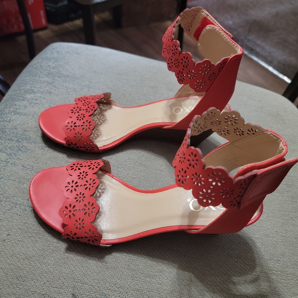 Xoxo sandals